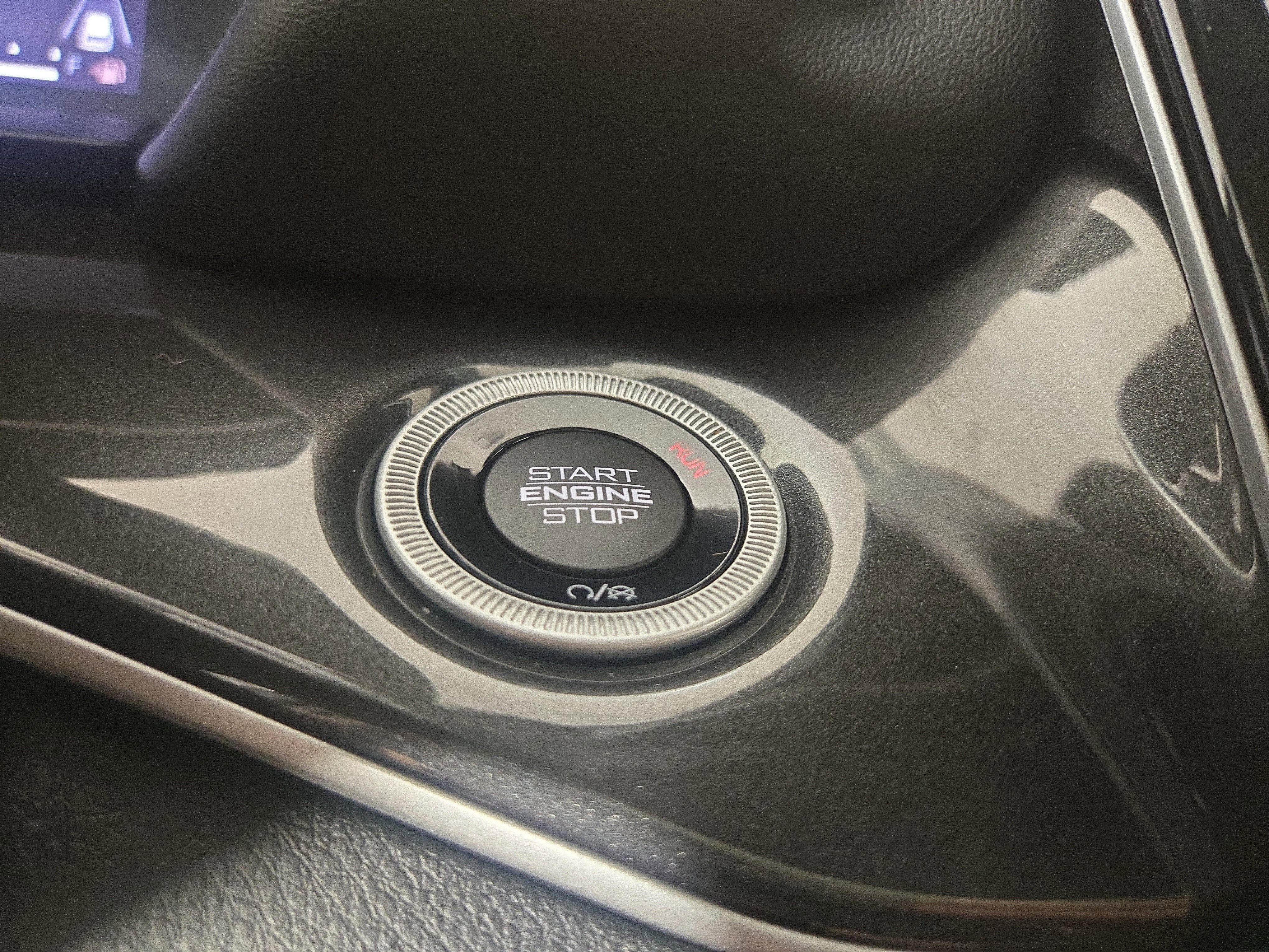 Used 2023 Jeep Grand Cherokee L Laredo AWD/4WD image 26
