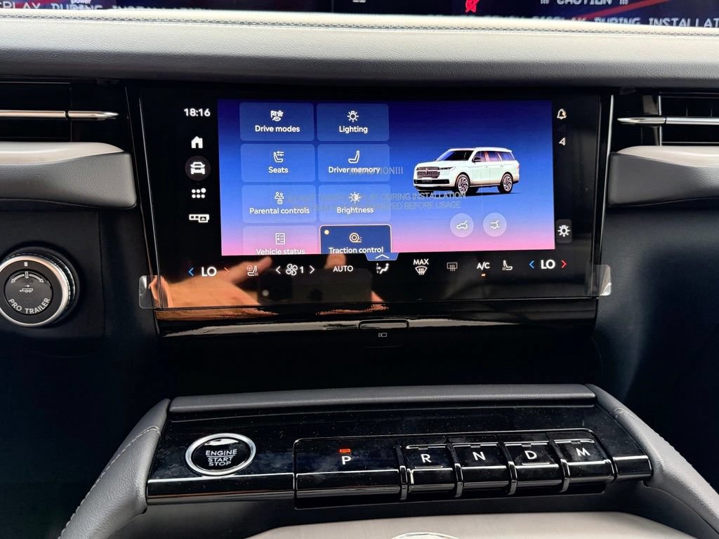 New 2027 Lincoln Navigator Premiere AWD/4WD image 18