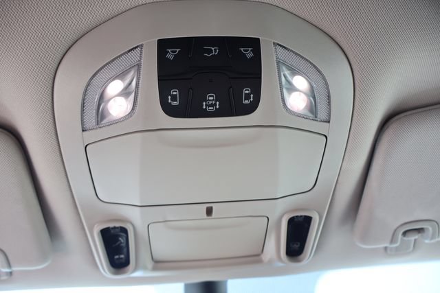 Used 2023 Chrysler Pacifica Limited w/ Trailer Tow Group AWD/4WD image 40