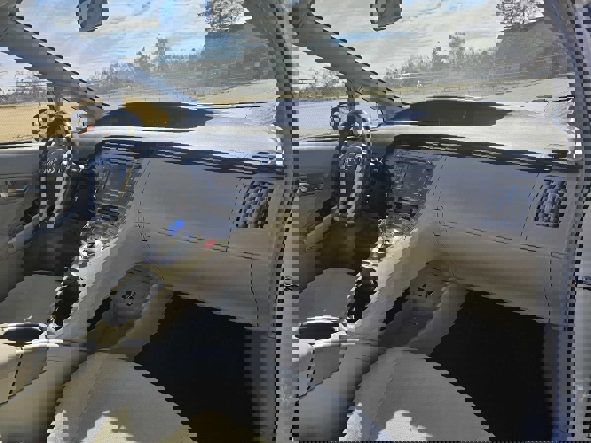 Used 2015 Toyota Prius Two FWD image 36