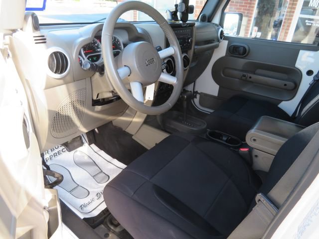 Used 2010 Jeep Wrangler Unlimited Sahara w/ Dual Top Group AWD/4WD image 19