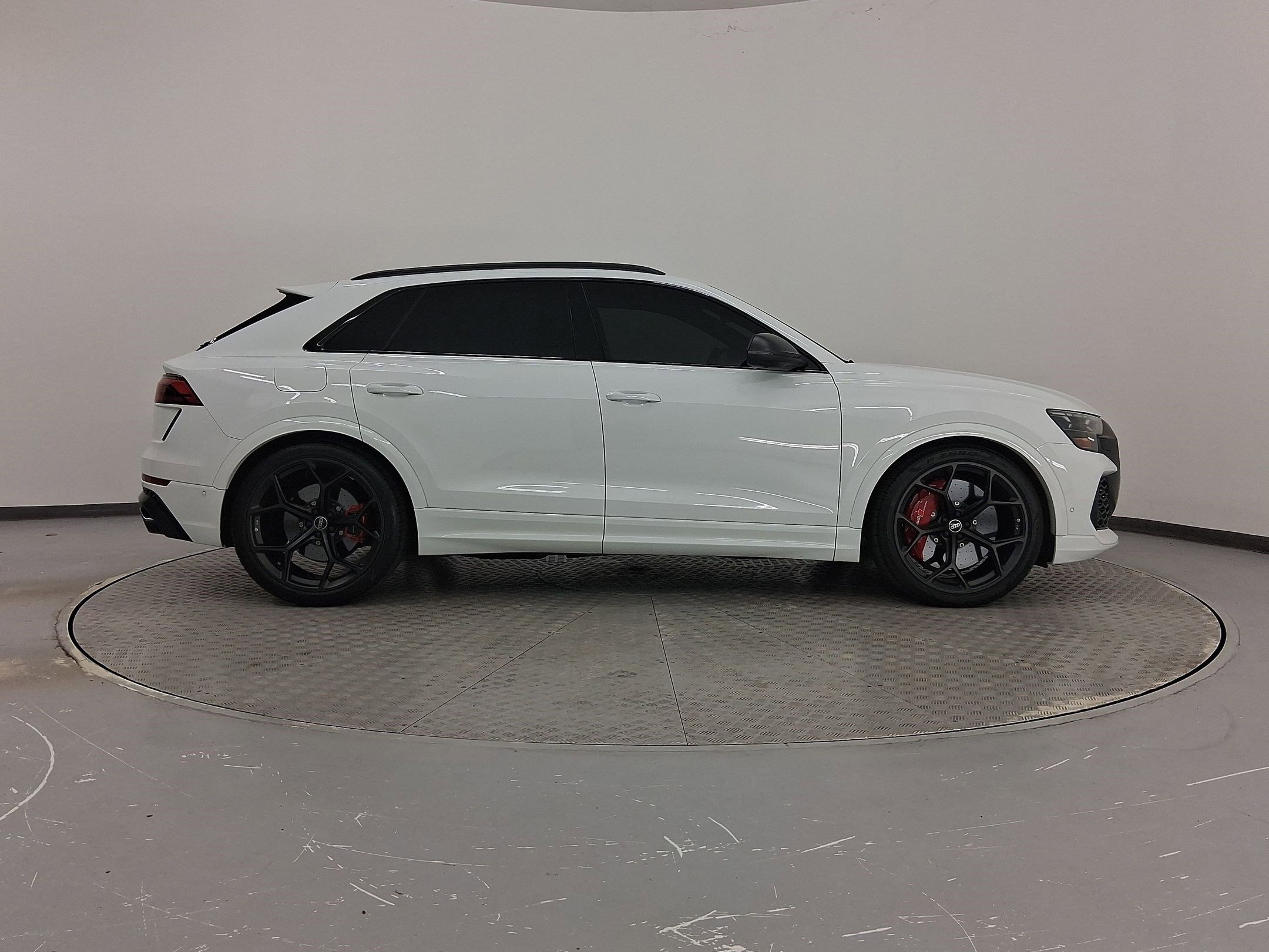 Used 2025 Audi RS Q8 performance image 8