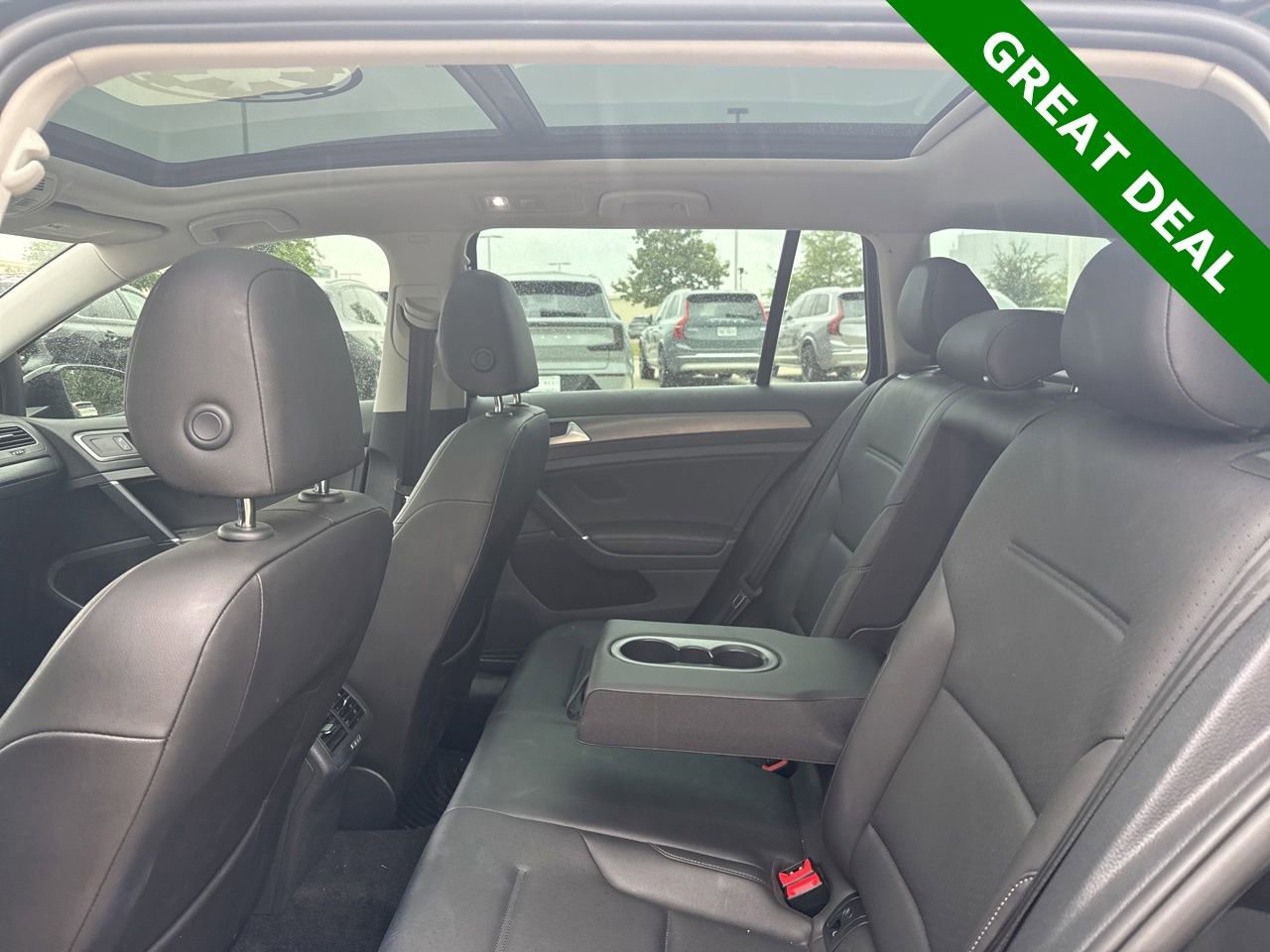 Used 2019 Volkswagen Golf SE image 13