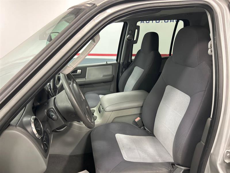 Used 2003 Ford Expedition XLT image 9