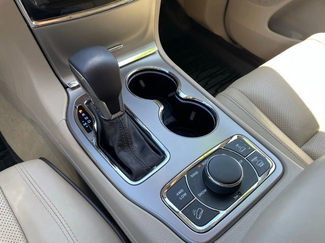 Used 2021 Jeep Grand Cherokee Overland AWD/4WD image 22