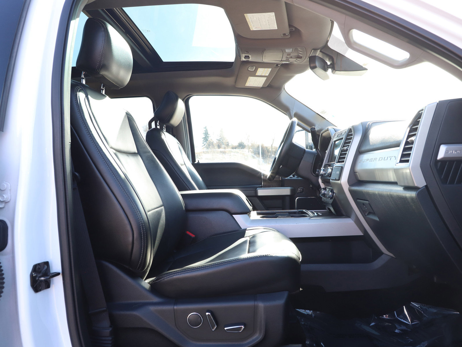 Used 2017 Ford F350 Lariat w/ Lariat Ultimate Package image 11