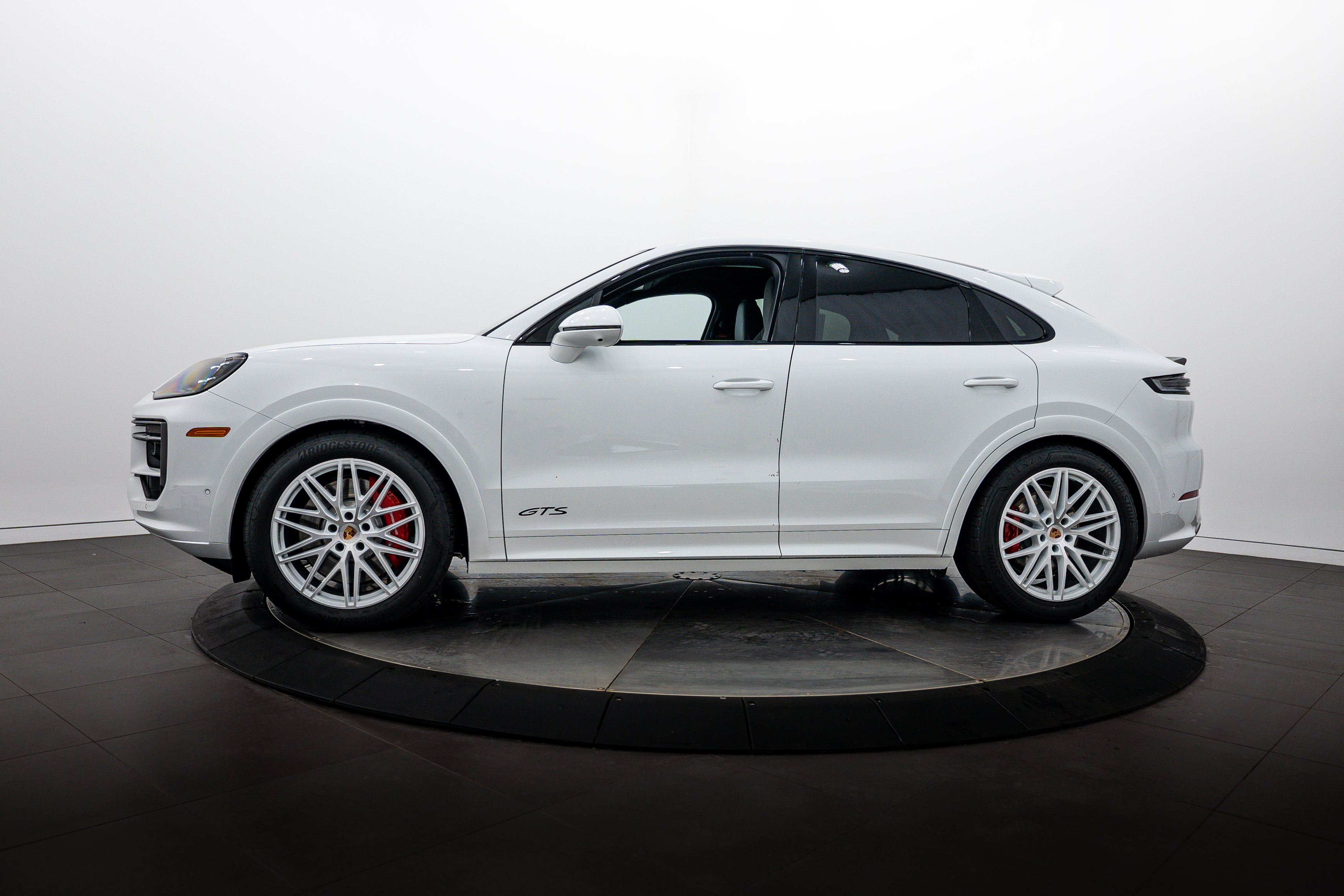 New 2026 Porsche Cayenne GTS AWD/4WD image 2