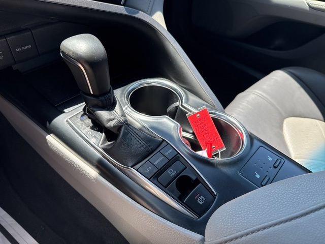 Used 2018 Toyota Camry XLE FWD image 15
