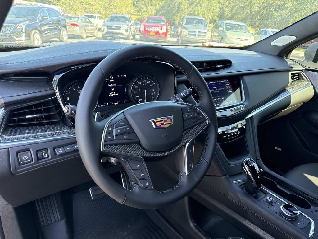 New 2026 Cadillac XT5 Sportv w/ LPO, Floor Liner Package AWD/4WD image 33