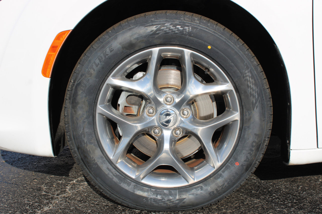 Used 2018 Chrysler Pacifica Limited image 50