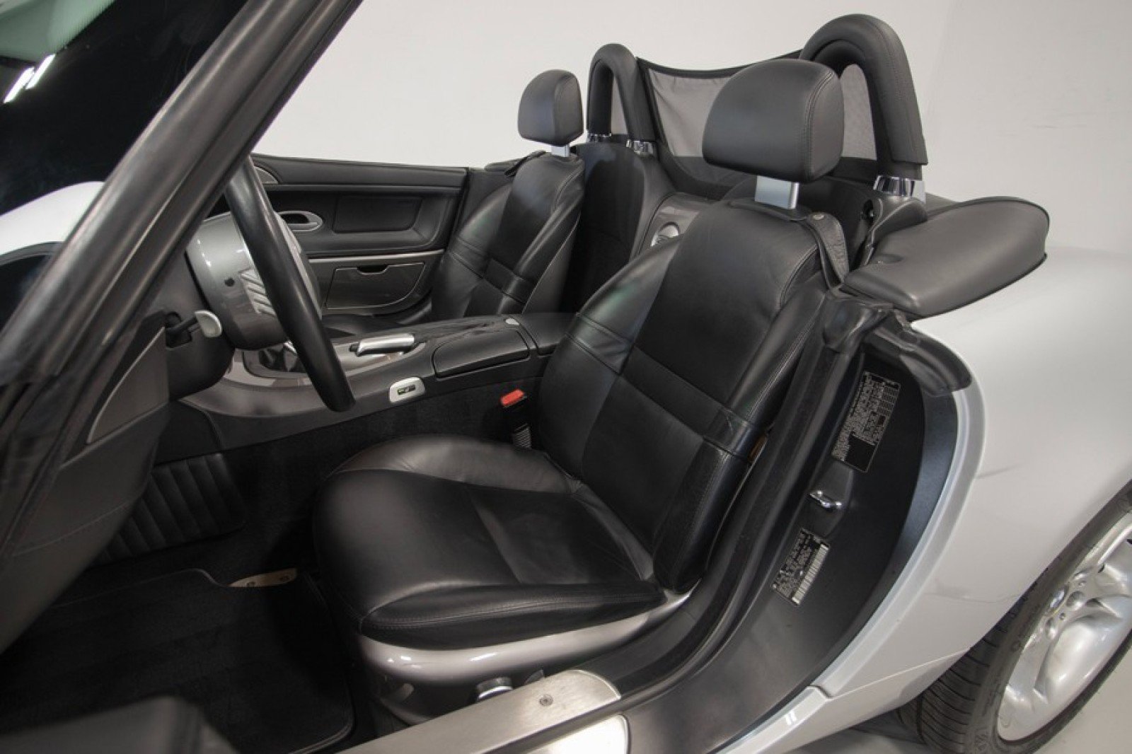 Used 2001 BMW Z8 image 3