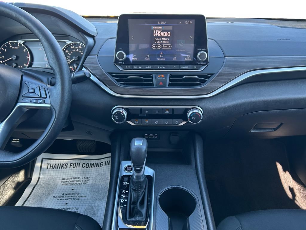 Used 2025 Nissan Altima 2.5 SV image 12