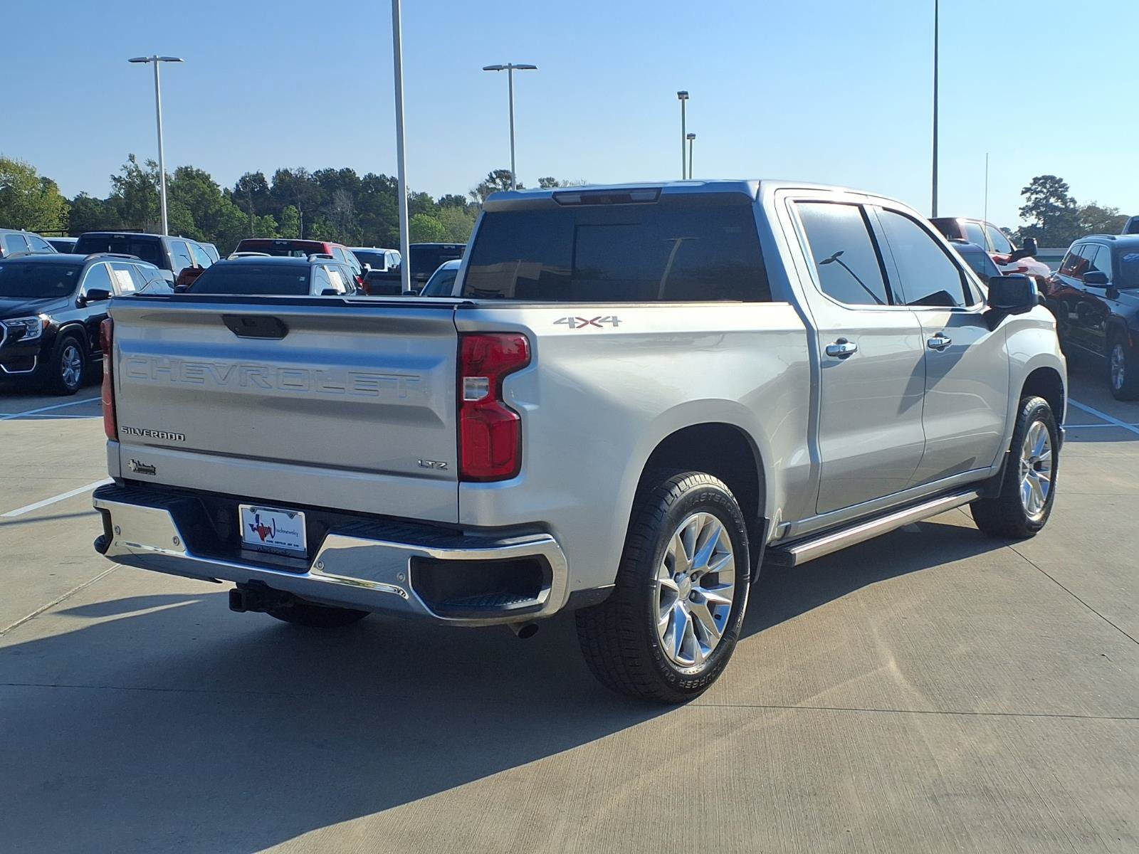 Used 2019 Chevrolet Silverado 1500 LTZ w/ LTZ Premium Package AWD/4WD image 6