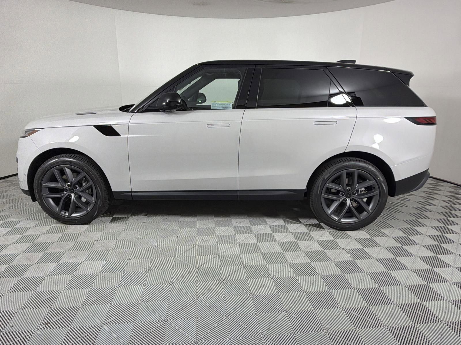 New 2026 Land Rover Range Rover Sport SE image 2