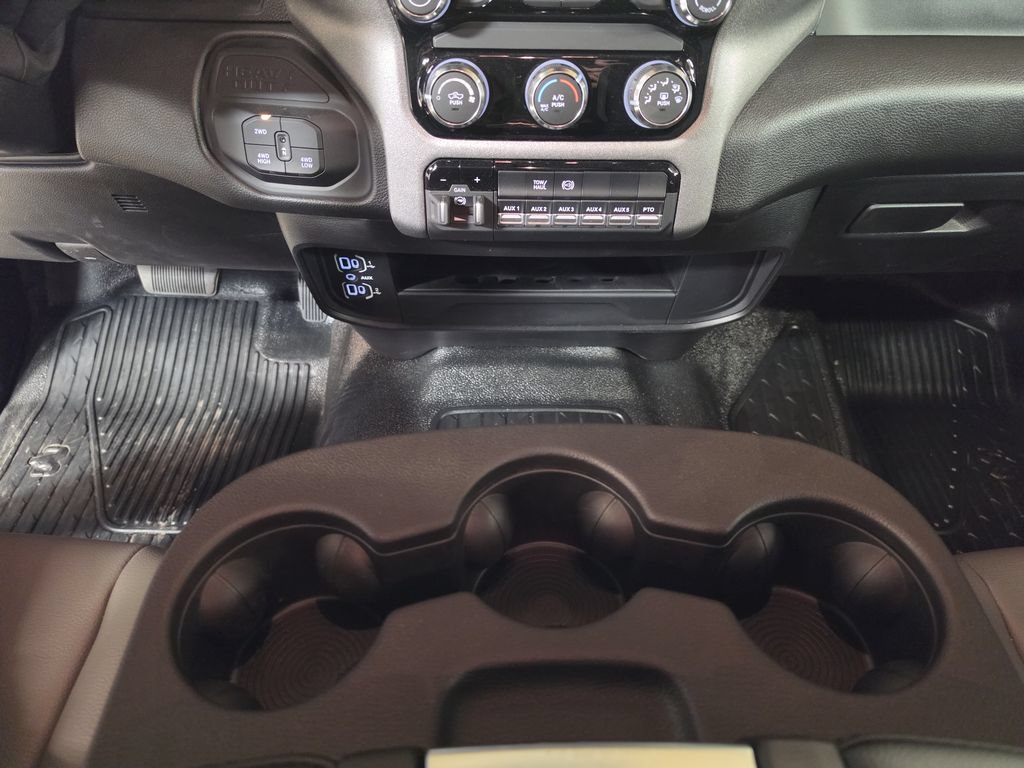 New 2026 RAM 5500 Tradesman w/ Chrome Appearance Group AWD/4WD image 11