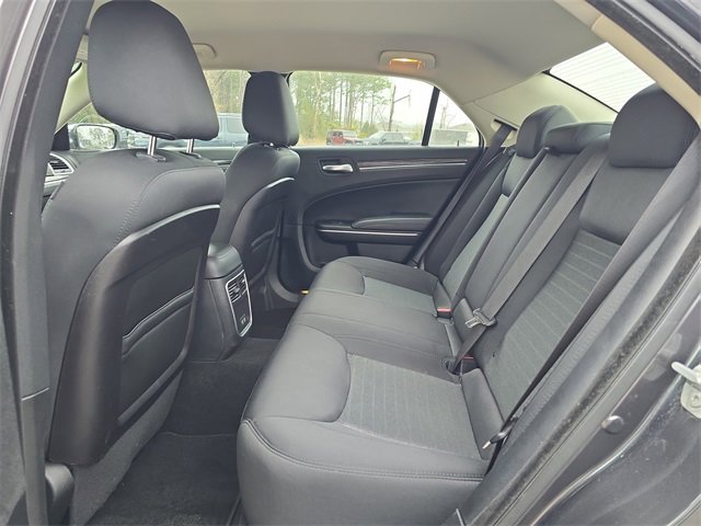 Certified 2019 Chrysler 300 Touring w/ Chrome Appearance Package image 13