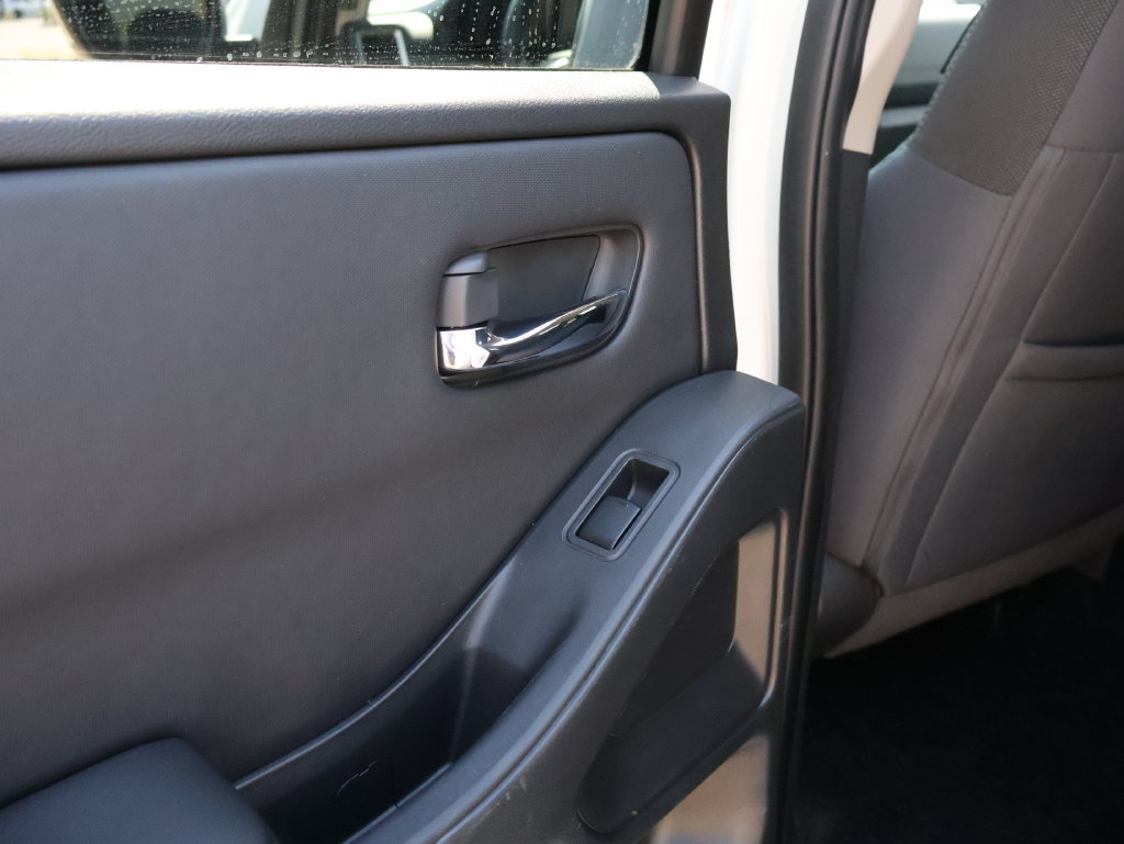Used 2022 Nissan Frontier SV RWD image 22