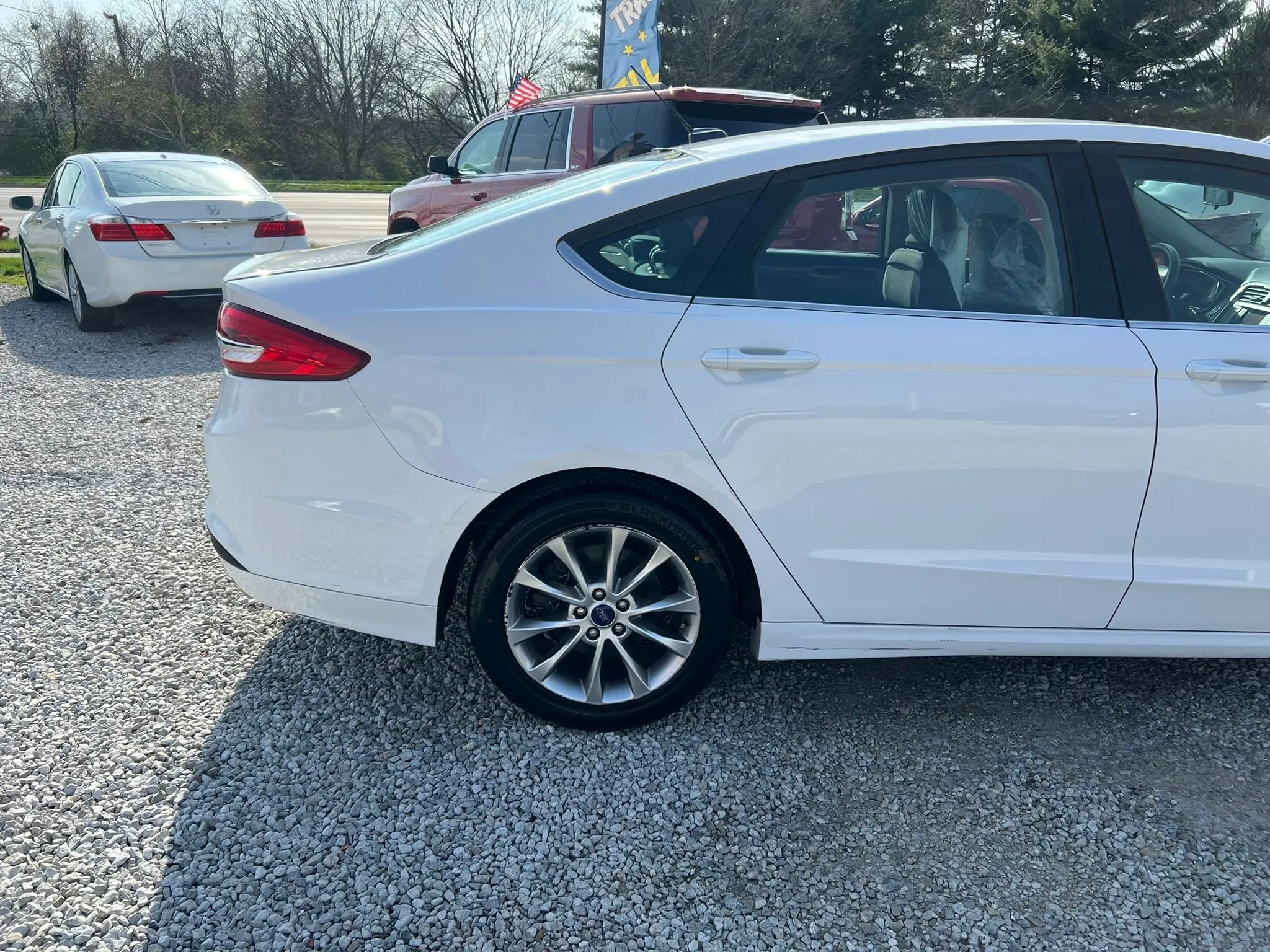 Used 2017 Ford Fusion SE image 9