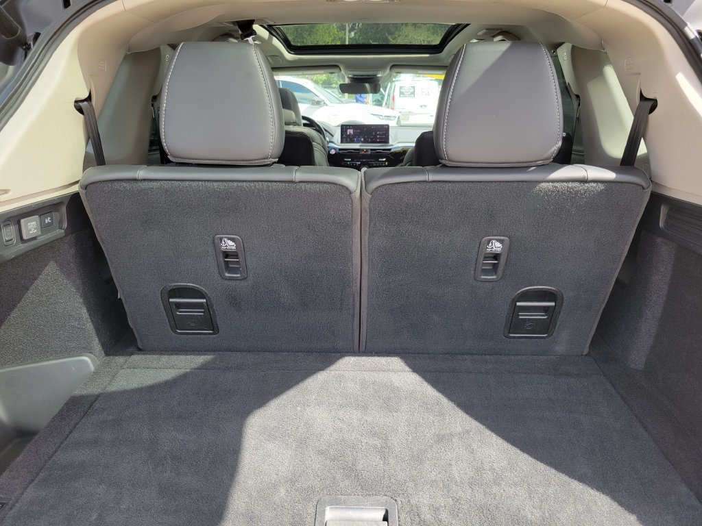 Used 2025 Acura MDX w/ Technology Package FWD image 8