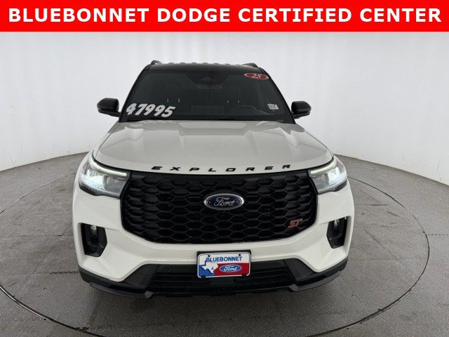 Used 2025 Ford Explorer ST RWD image 2