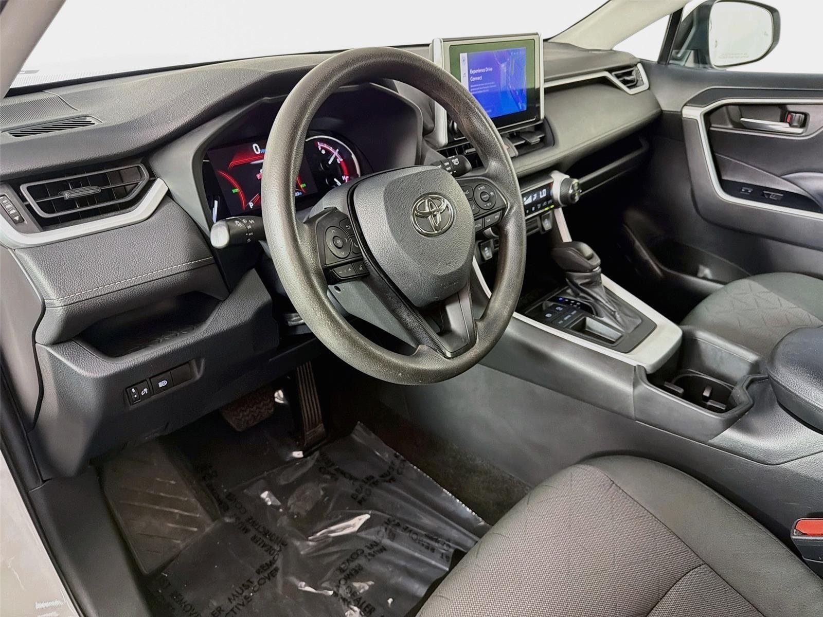 Used 2023 Toyota RAV4 XLE FWD image 10