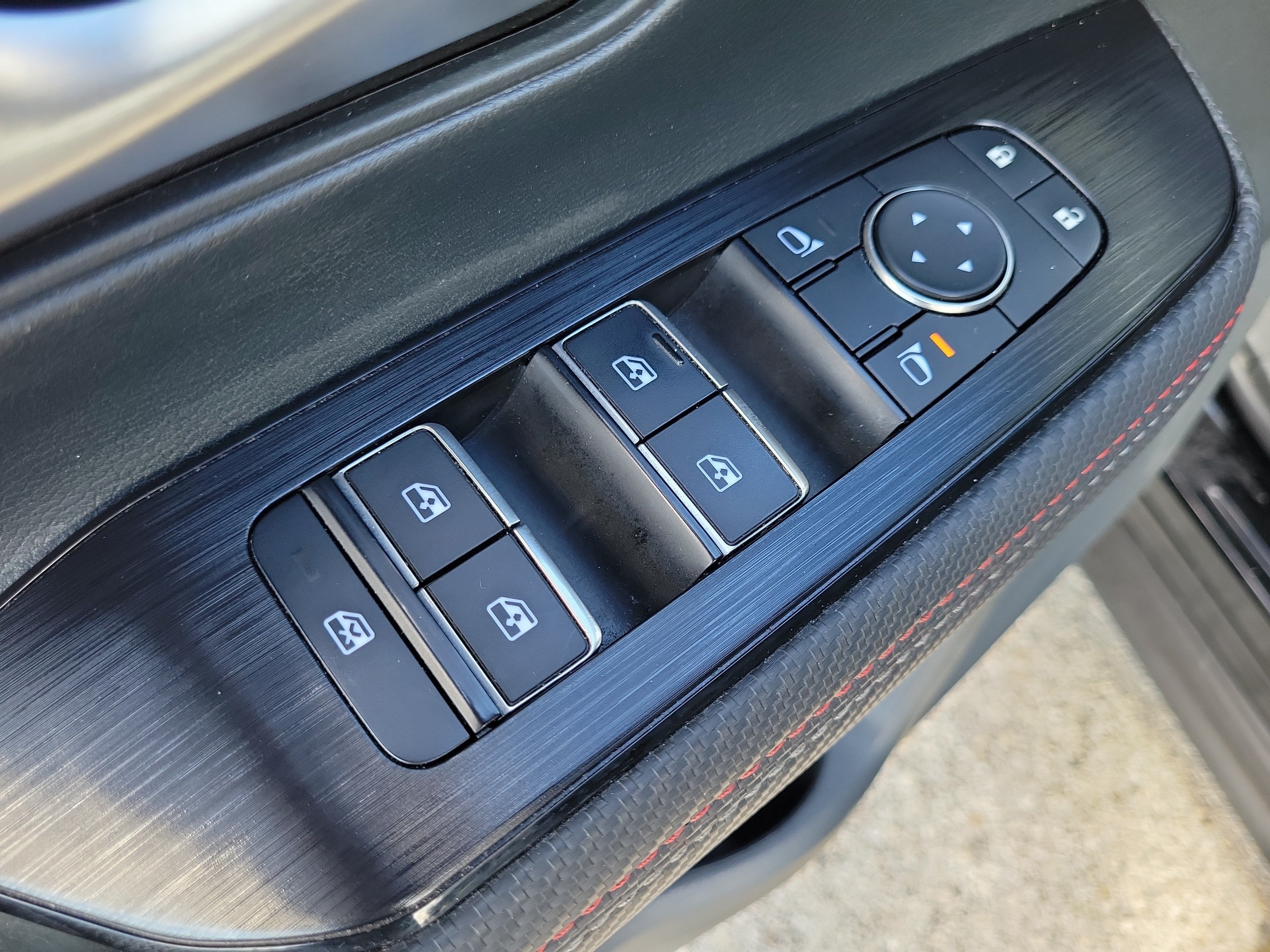 Certified 2025 Nissan Kicks SR AWD/4WD image 10