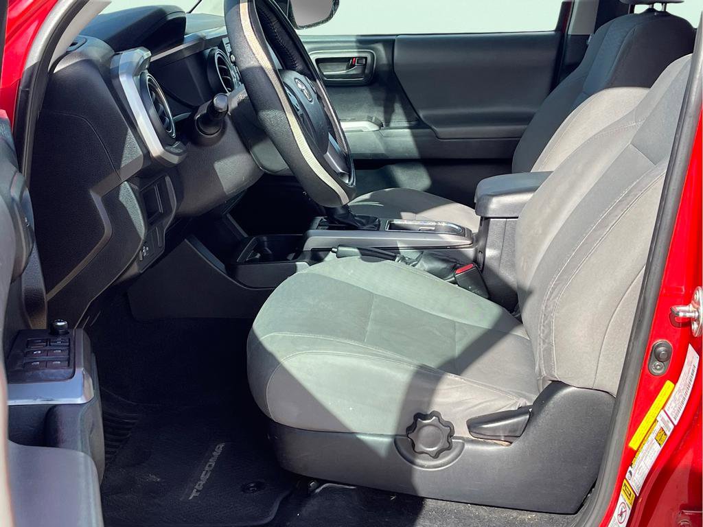 Used 2016 Toyota Tacoma SR5 w/ Towing Package image 15