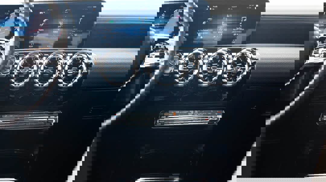 Certified 2022 Mercedes-Benz A 220 4MATIC image 19