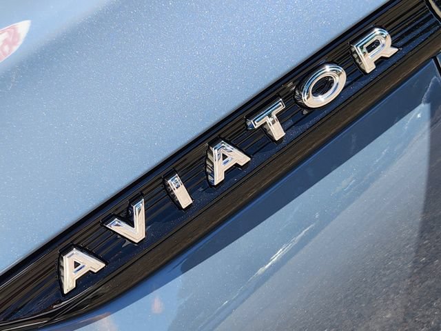 New 2026 Lincoln Aviator AWD w/ Jet Appearance Package image 16