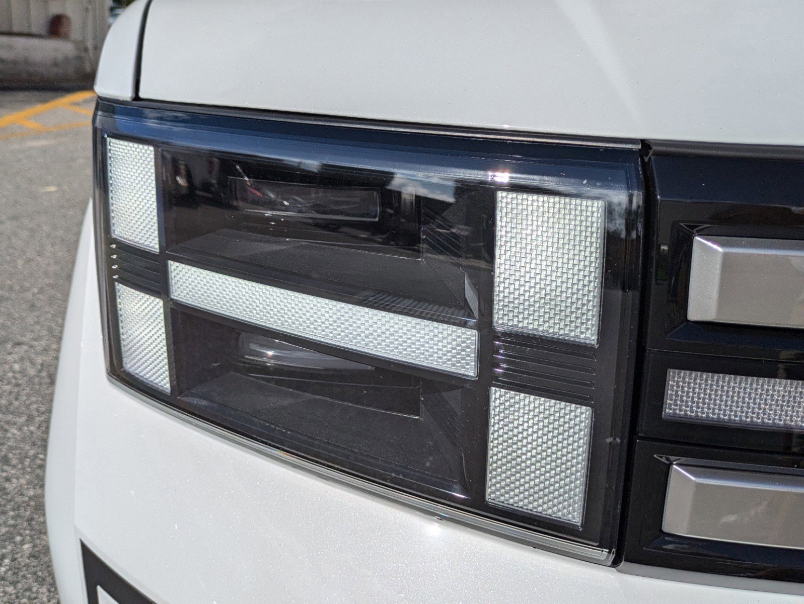 Used 2025 Hyundai Santa Fe SEL image 10