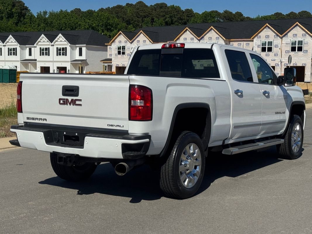 Used 2019 GMC Sierra 2500 Denali w/ Duramax Plus Package AWD/4WD image 2