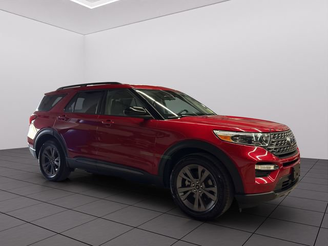 Used 2023 Ford Explorer XLT w/ Equipment Group 202A image 8
