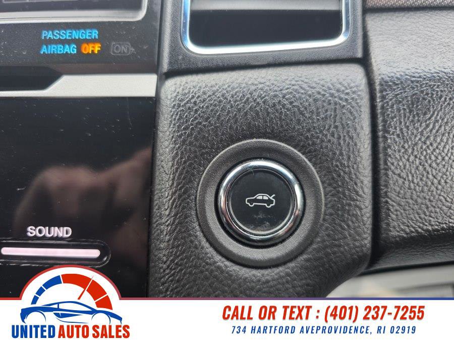 Used 2015 Ford Taurus SHO w/ Equipment Group 401A image 21