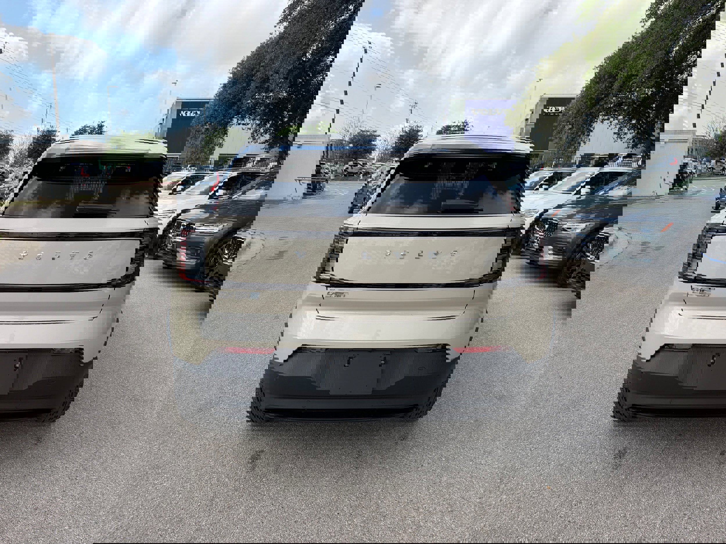 New 2026 Volvo EX30 Plus w/ Protection Package Premier image 5