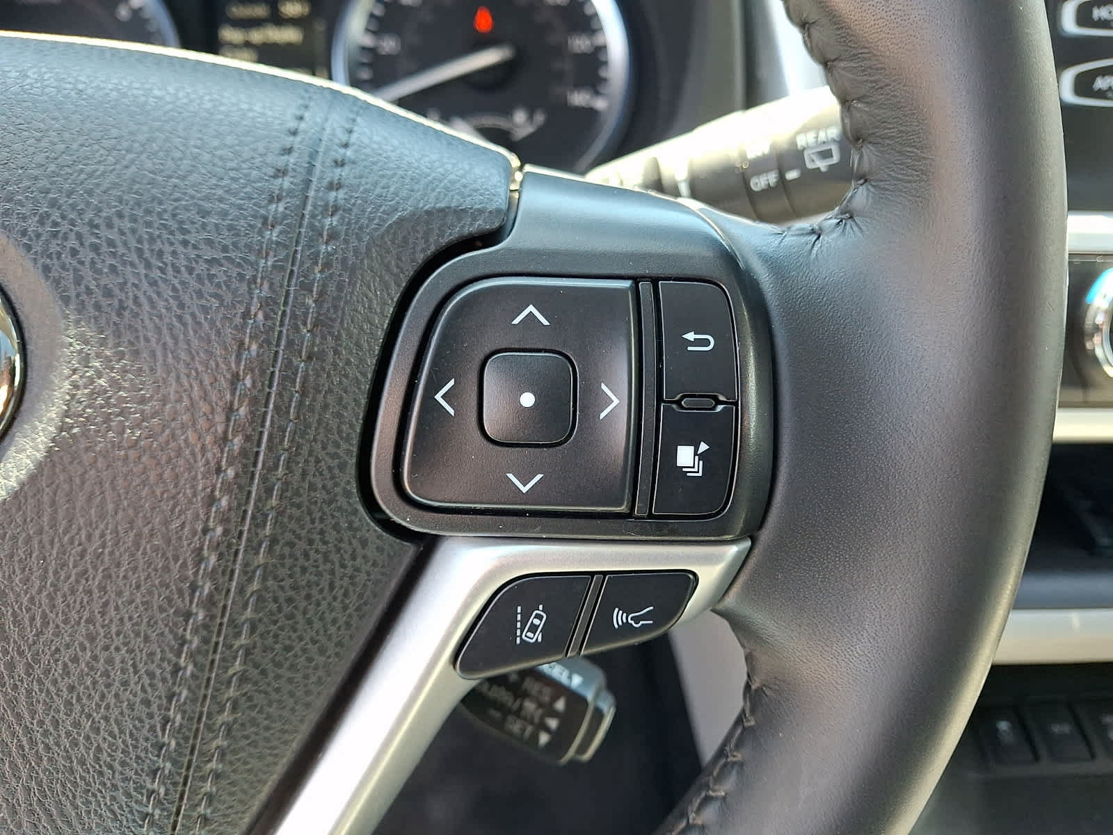 Certified 2019 Toyota Highlander XLE AWD/4WD image 26