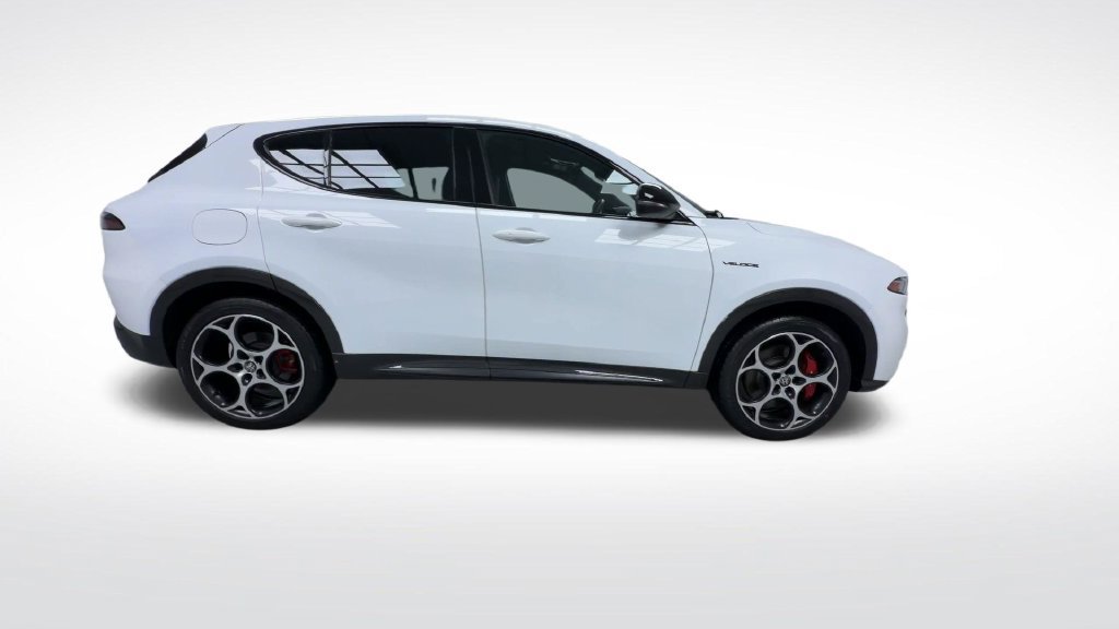 Used 2024 Alfa Romeo Tonale Veloce w/ Premium Interior Package AWD/4WD image 9