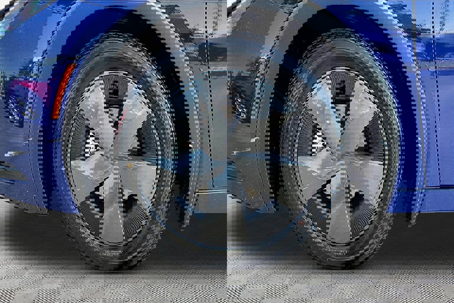 Used 2025 Toyota Prius LE FWD image 34