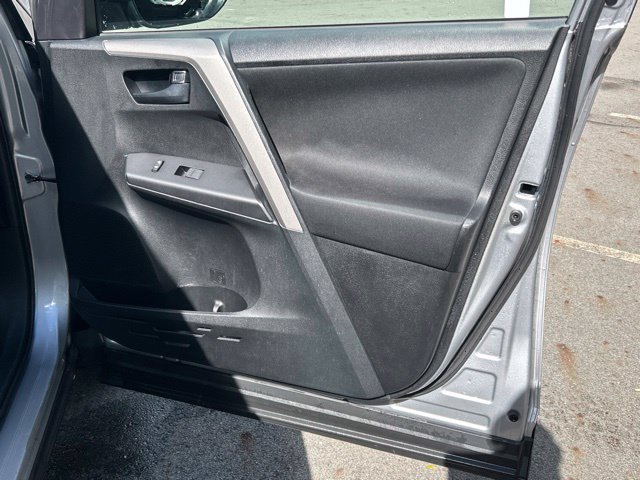 Used 2017 Toyota RAV4 LE w/ All Weather Liner Package AWD/4WD image 25