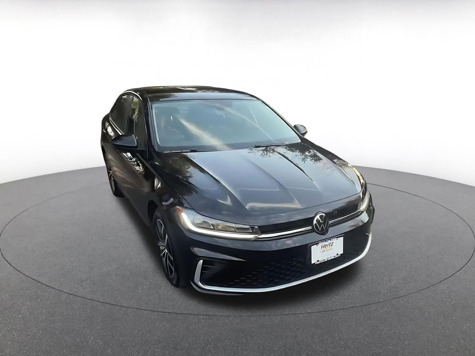 Used 2025 Volkswagen Jetta SE image 3