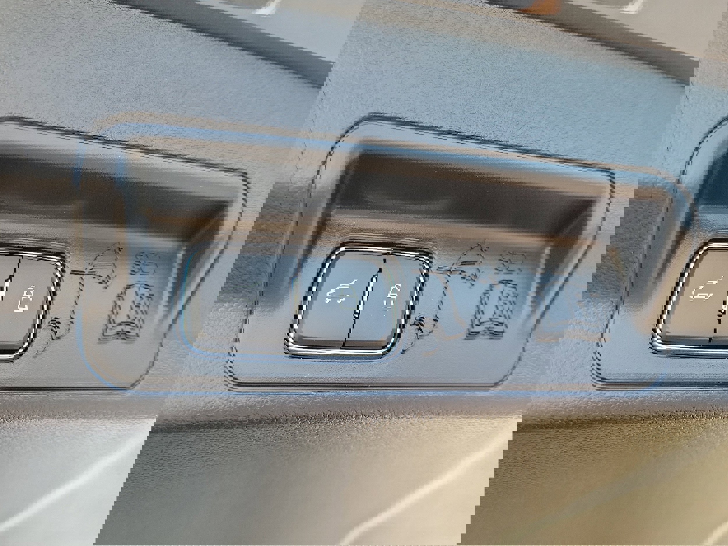 New 2026 Ford Explorer Active w/ Active Comfort Package image 9