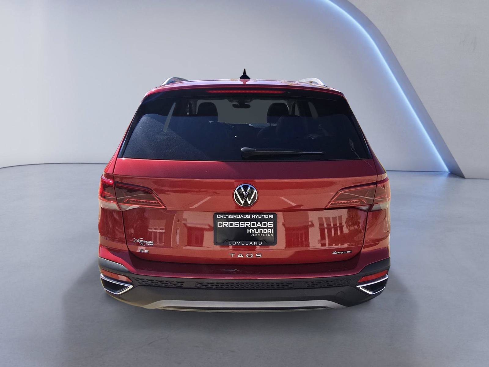 Used 2024 Volkswagen Taos SE w/ Panoramic Sunroof Package AWD/4WD image 5