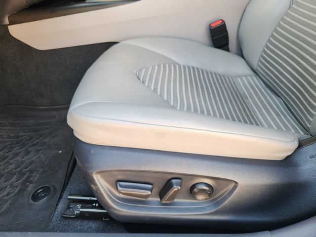 Used 2024 Toyota Camry SE w/ Cold Weather Package FWD image 23