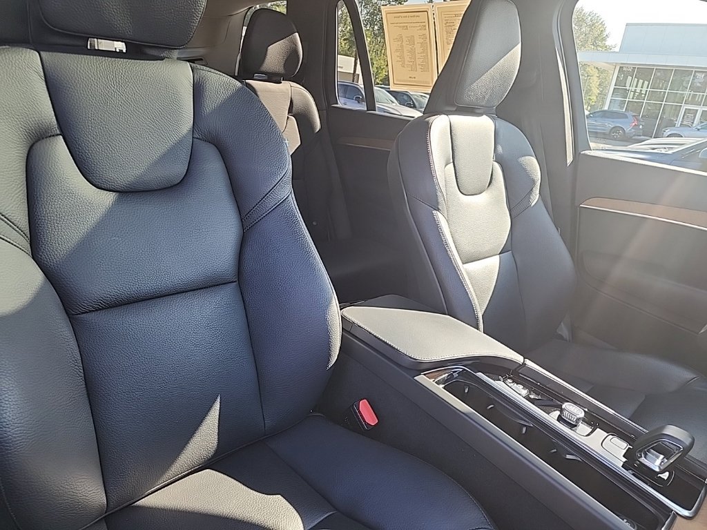 Certified 2024 Volvo XC90 T8 Plus w/ Protection Package Premier AWD/4WD image 21
