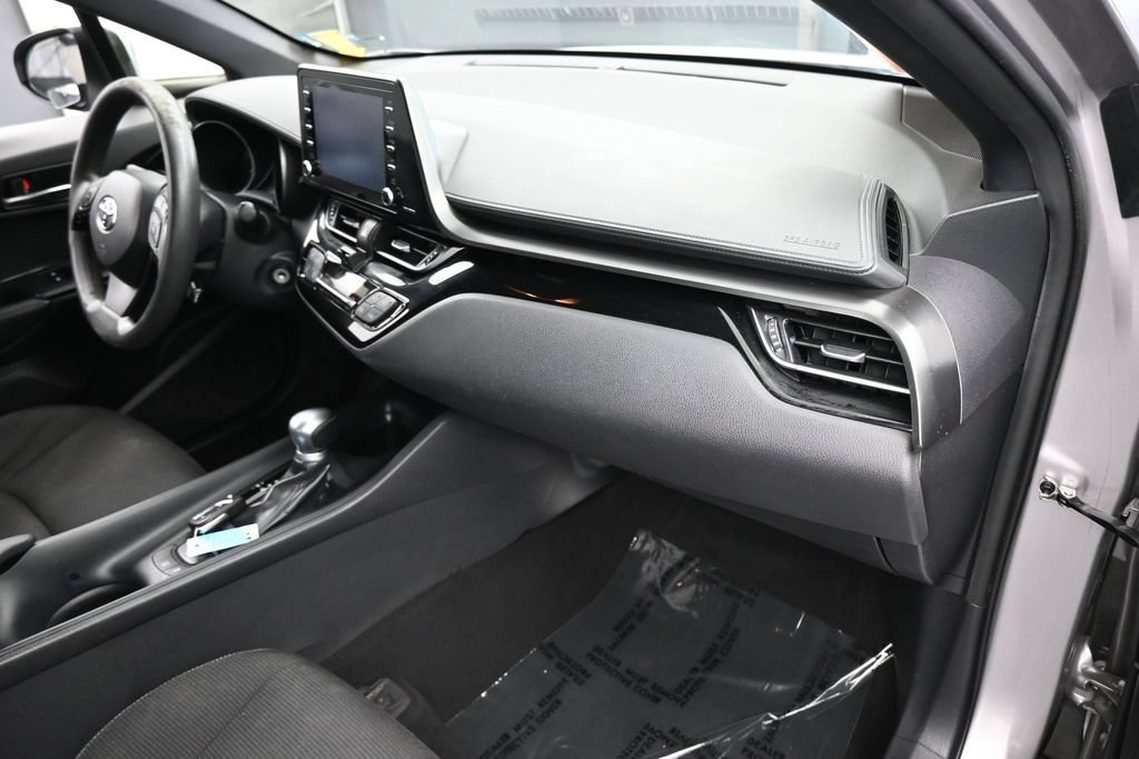 Used 2019 Toyota C-HR LE FWD image 38