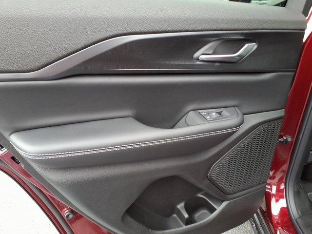 New 2025 Jeep Grand Cherokee Altitude image 11