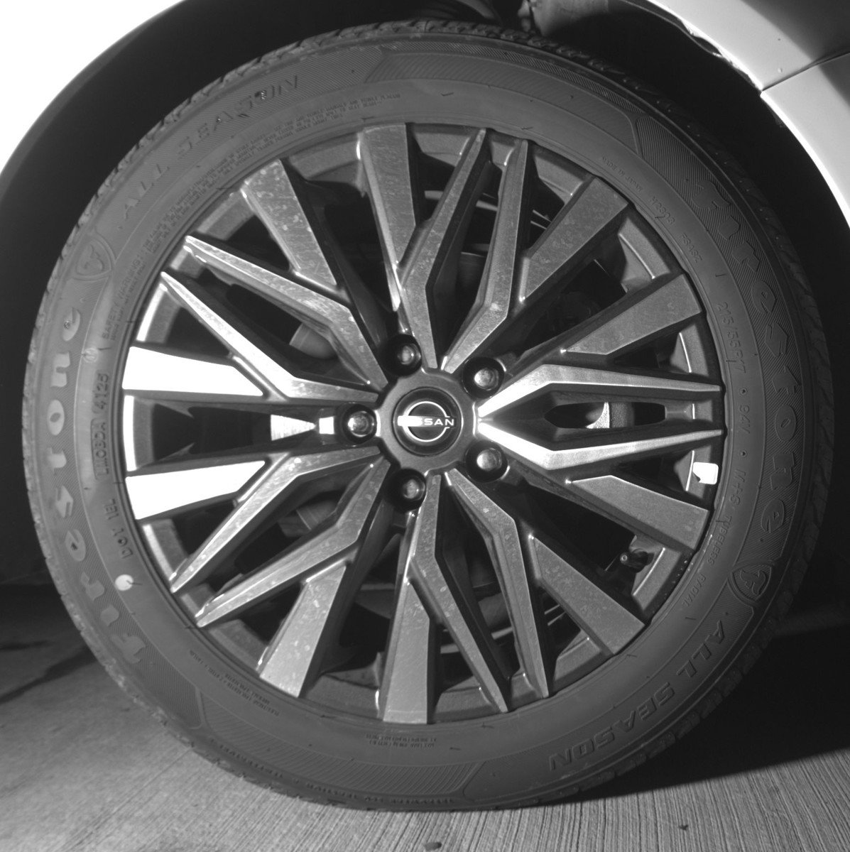 Used 2025 Nissan Altima 2.5 SV FWD image 13