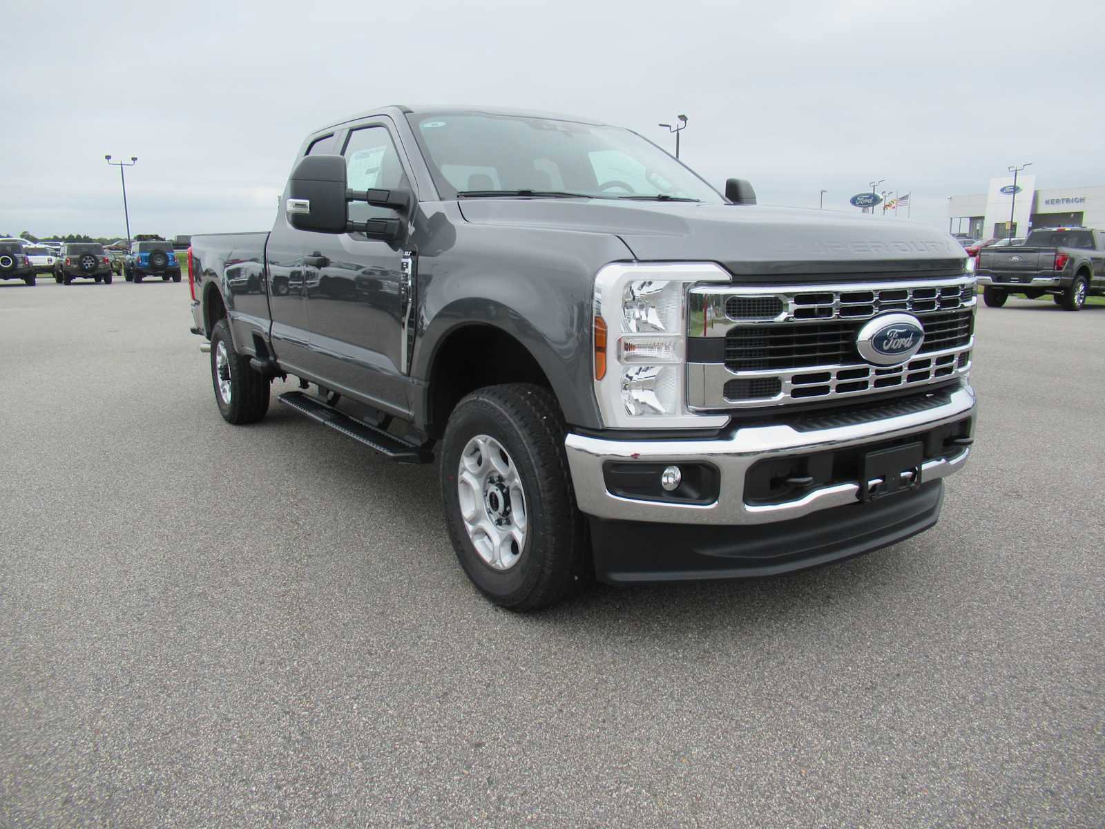 New 2026 Ford F350 XLT image 3