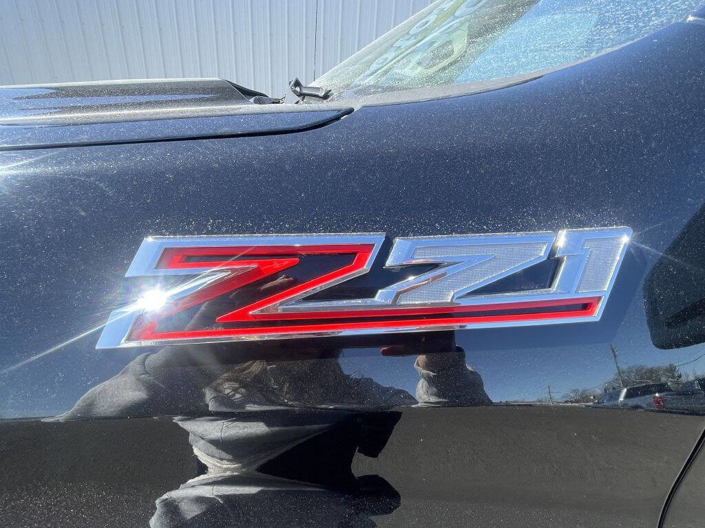 Used 2019 Chevrolet Silverado 1500 LT Trail Boss AWD/4WD image 9