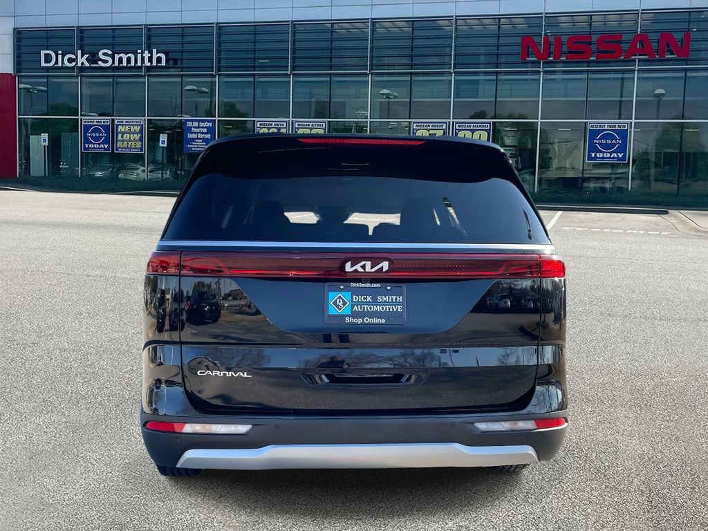 Used 2024 Kia Carnival LX image 5