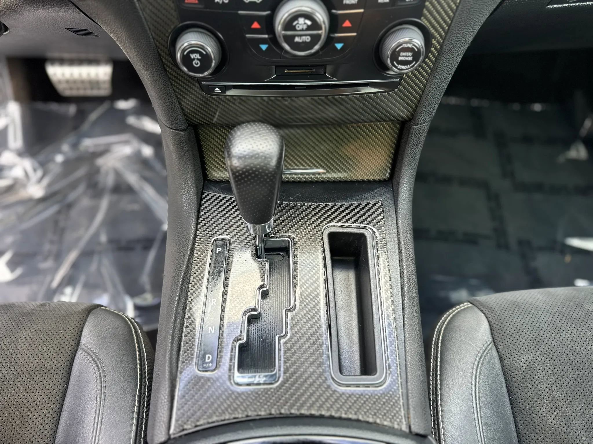 Used 2012 Chrysler 300 SRT8 w/ 19-Premium Speaker Group RWD image 21